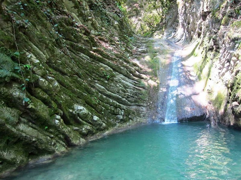 Водопад змейка Сочи