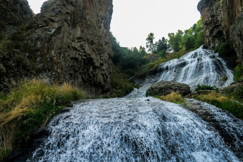 Армянский водопад Джермук