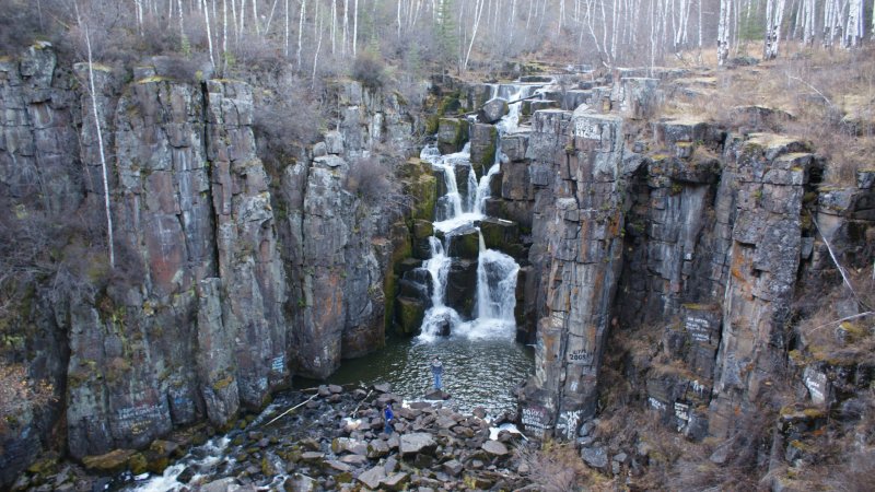 Укский водопад в Иркутской области