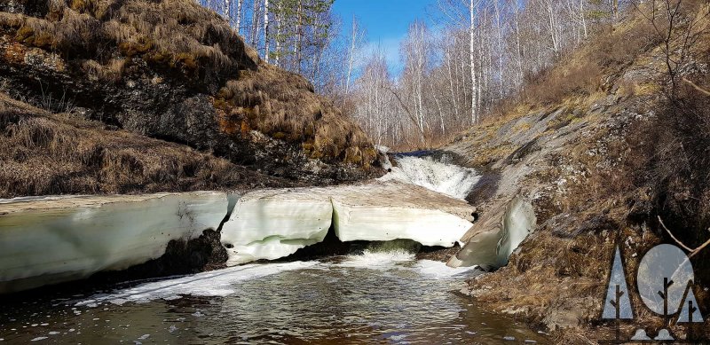 Южаковский водопад зимой