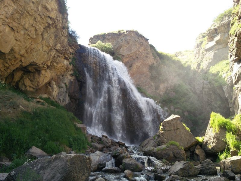 Водопад в Гарни Армения