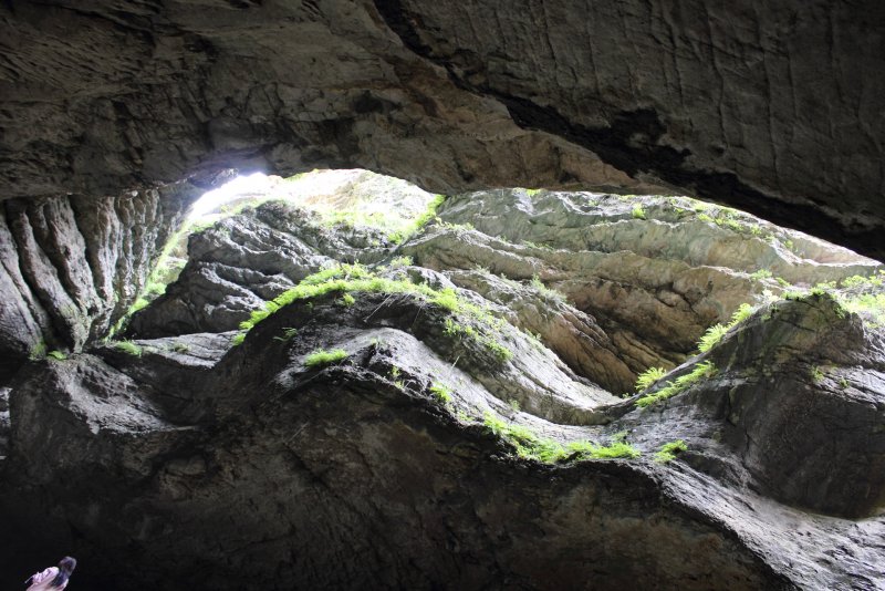Салтинский подземный водопад Дагестан