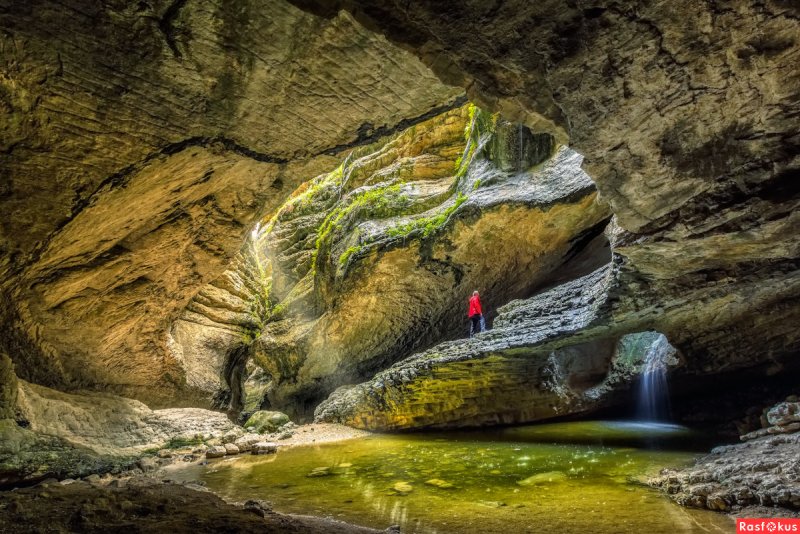 Подземный водопад в Салтинской теснине