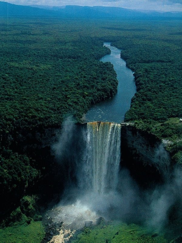 Водопады Игуасу "большая водашая вода"