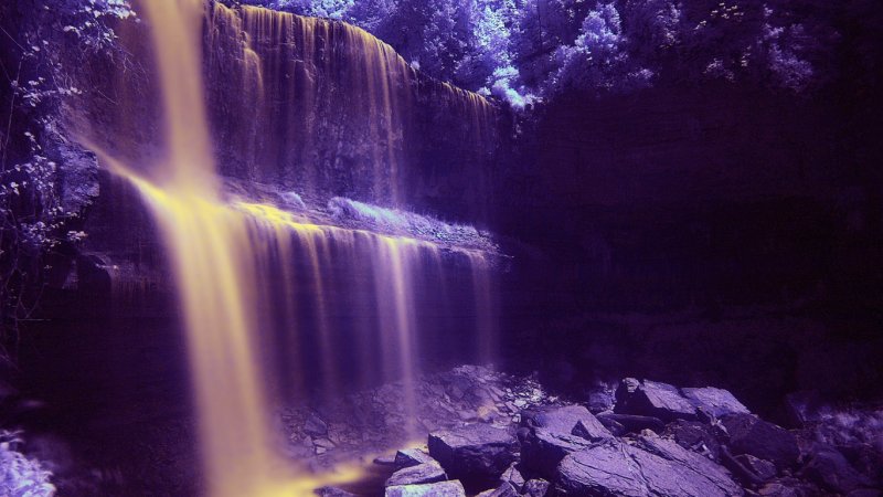 Фиолетовый водопад