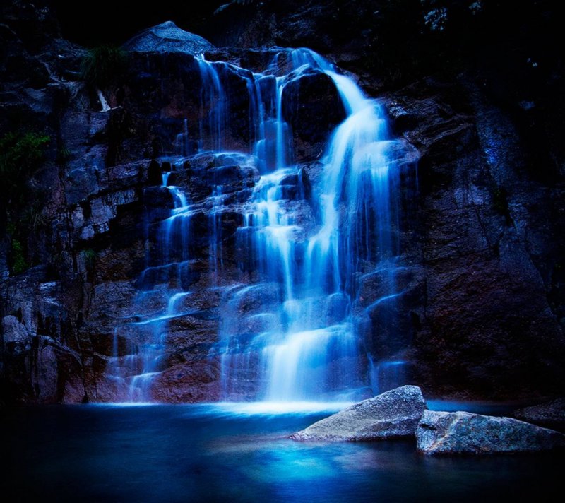 Ночной водопад