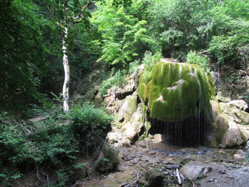 Водопад "серебряные струи Крымский каньон