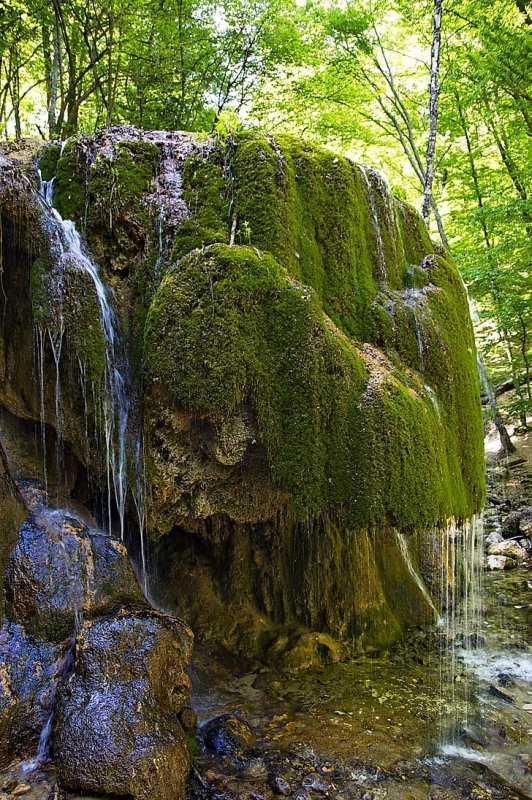 Водопад "серебряные струи Крымский каньон