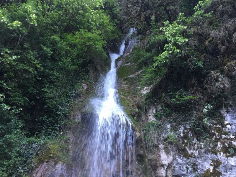 Озеро Рица водопады