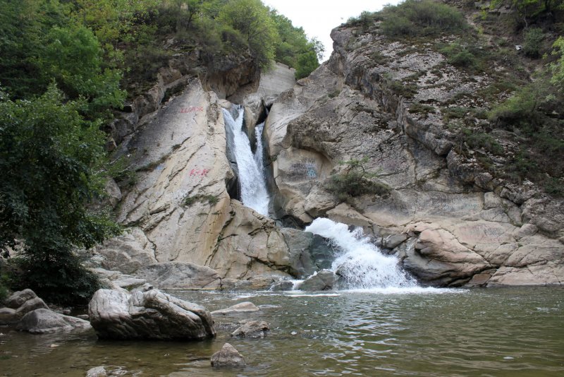 Хучнинский водопад. Крепость семи братьев и одной сестры