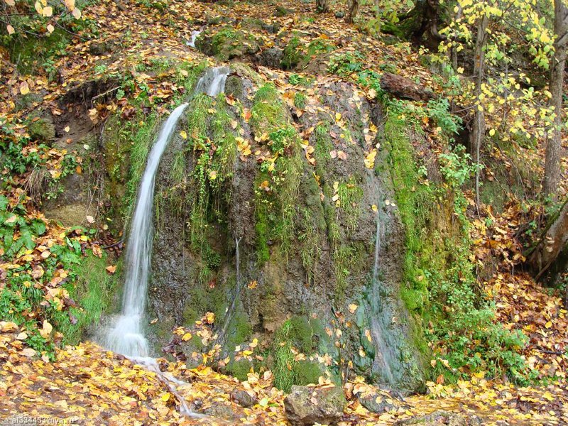 Водопад Радужный на реке Наре