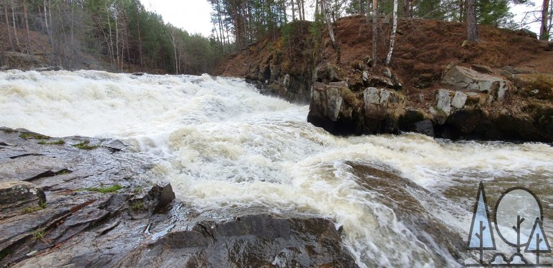 Южаковский водопад Свердловская область