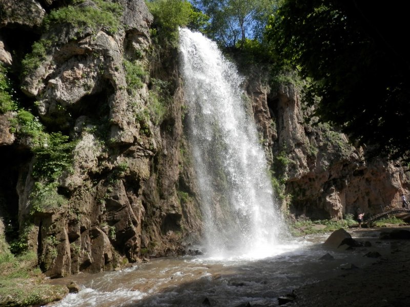 Медовые водопады – экскурсия по заповедным местам