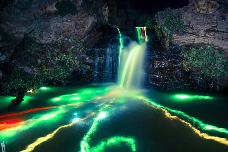Водопад с подсветкой