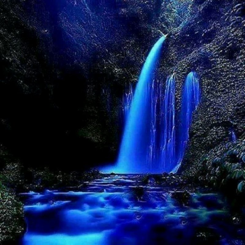 Водопад красивый синий