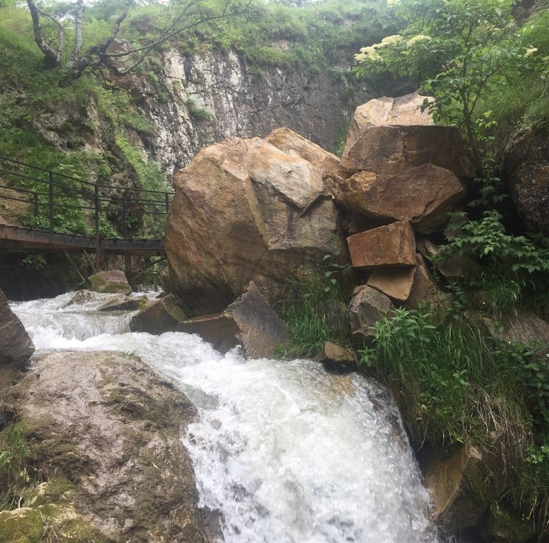 Водопад Чертова мельница медовые водопады