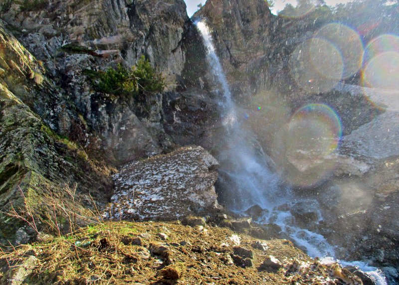 Баритовый водопад Архыз зимой