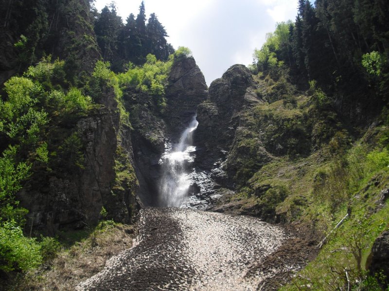 Водопад Фырыдон