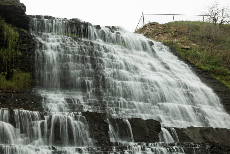 Водопад в зеленом городе Нижегородская область