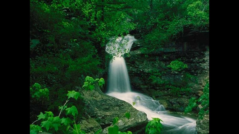 Водопад Эстетика зеленый