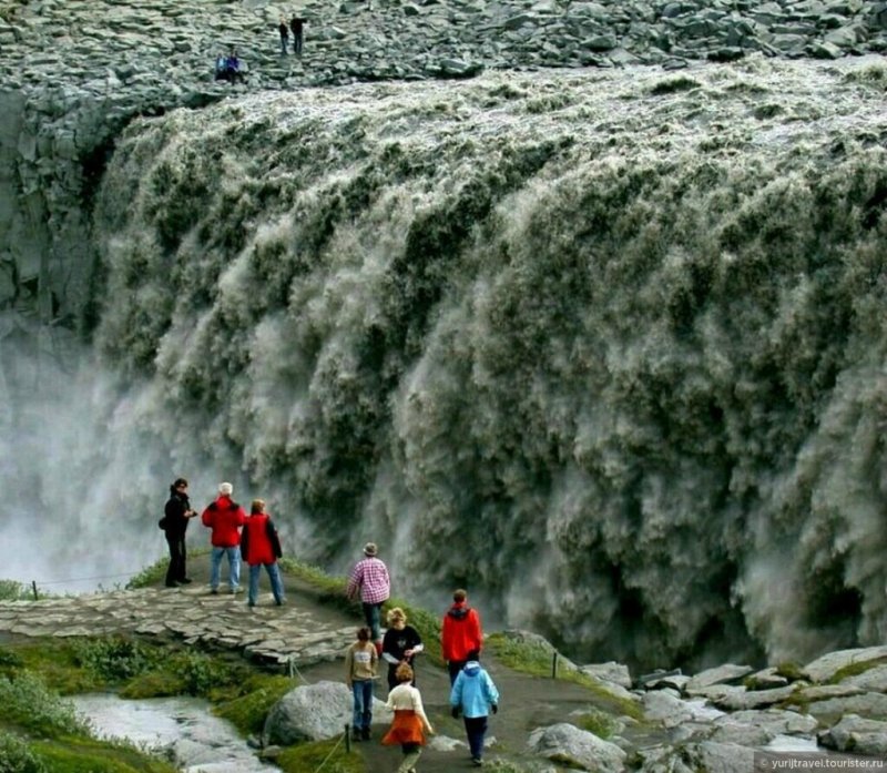 Деттифосс-самый большой водопад в Европе