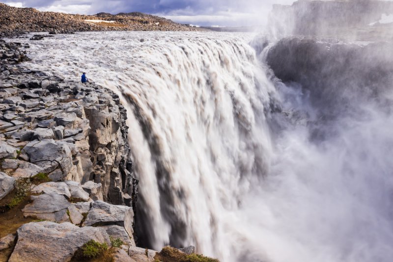 Исландский водопад Деттифосс