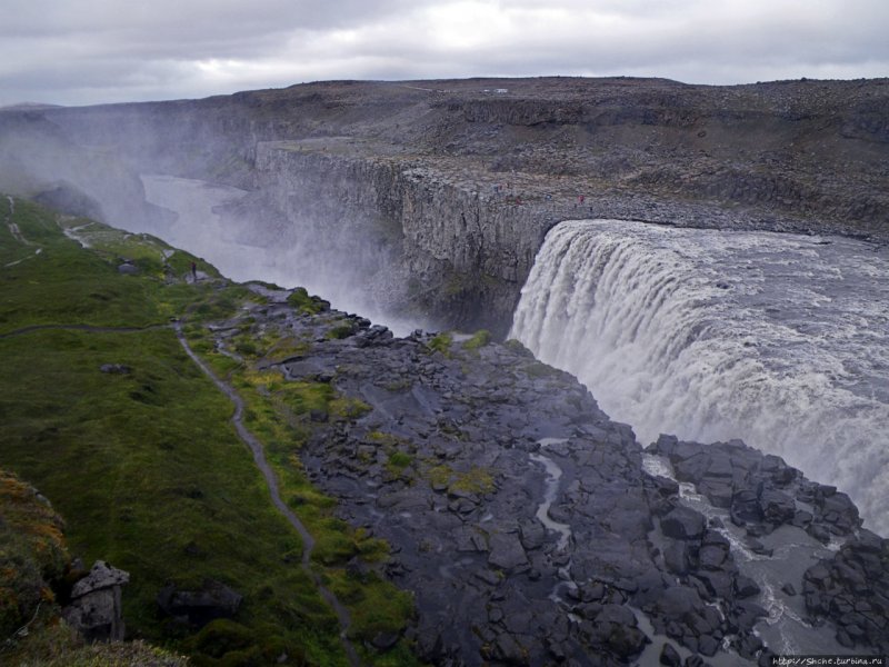 Исландский водопад Деттифосс
