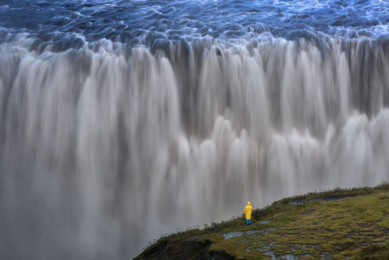 Водопад в Исландии самый большой