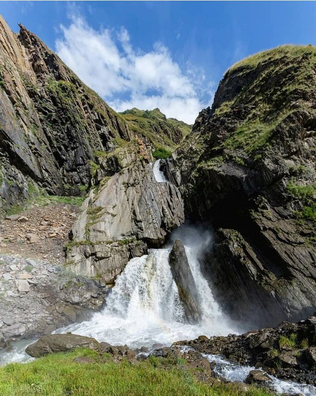 Водопад в горах Дагестана