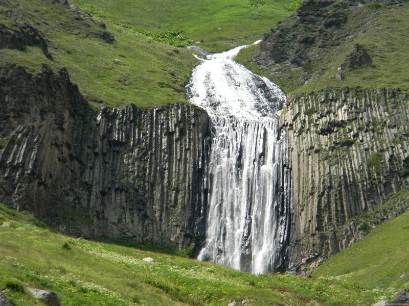 Горы Кавказа Терскол водопад