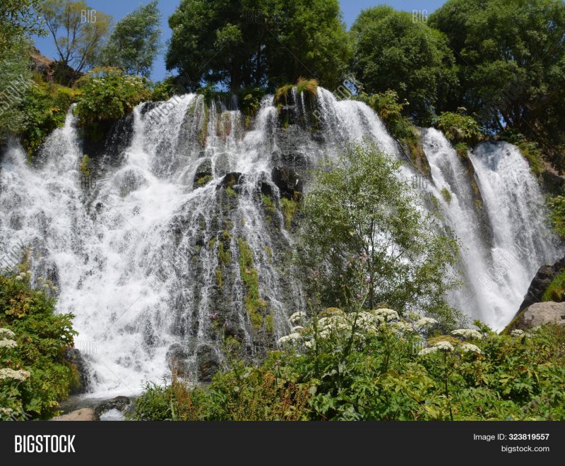 Армения природа водопад Трчкан