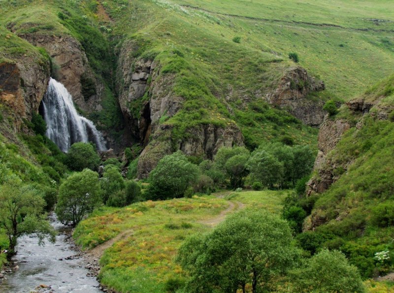 Shaki Waterfall, Армения