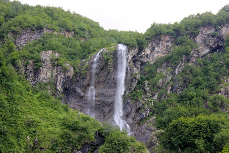 Водопад на красной Поляне Поликаря