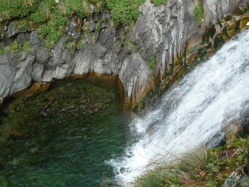 Водопад на реке шата