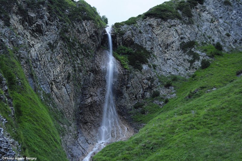 Осетия водопады Мидаграбинские ущелье