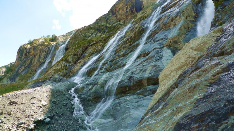 Кармадонское ущелье водопад