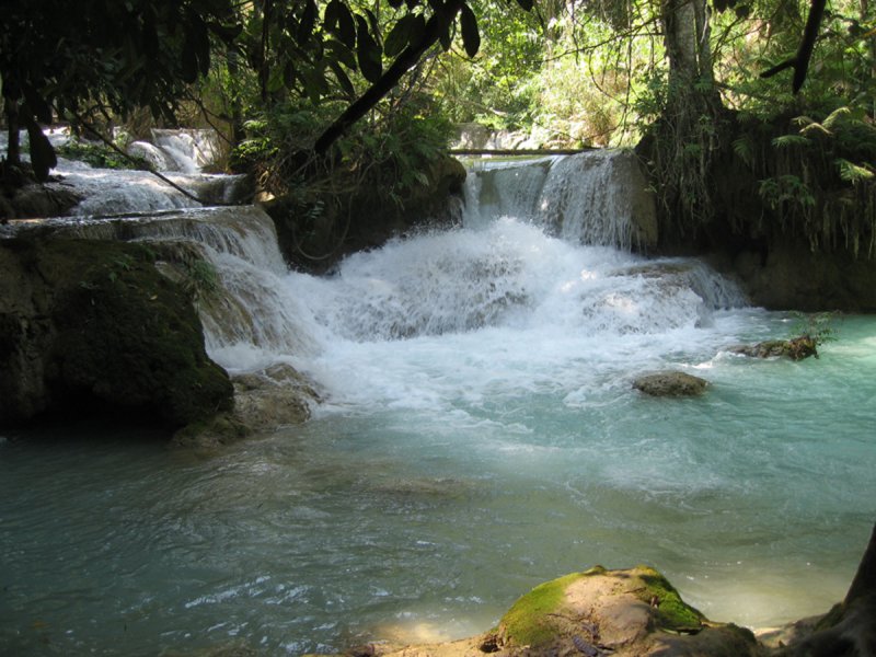 Водопад Куанг си, Лаос купаются