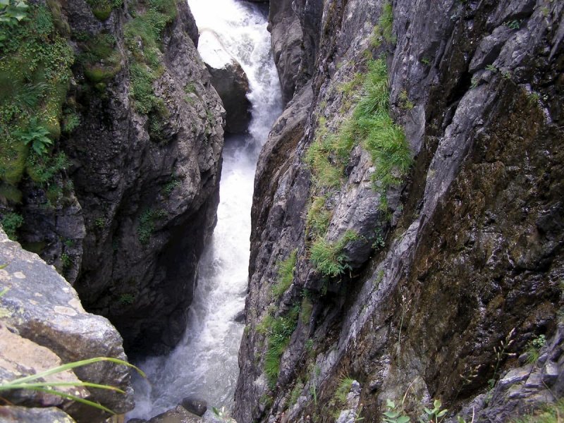 Алибекский водопад в КЧР зимой