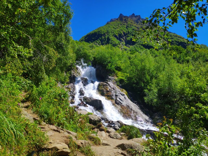Хутыйский водопад Домбай