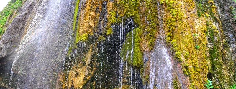 Гора с водопадом в Болгарии