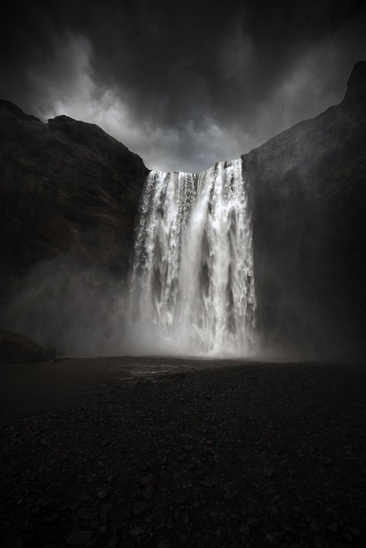 Серый водопад