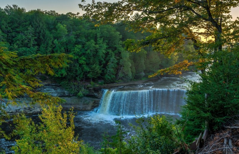 Красивая природа река водопад