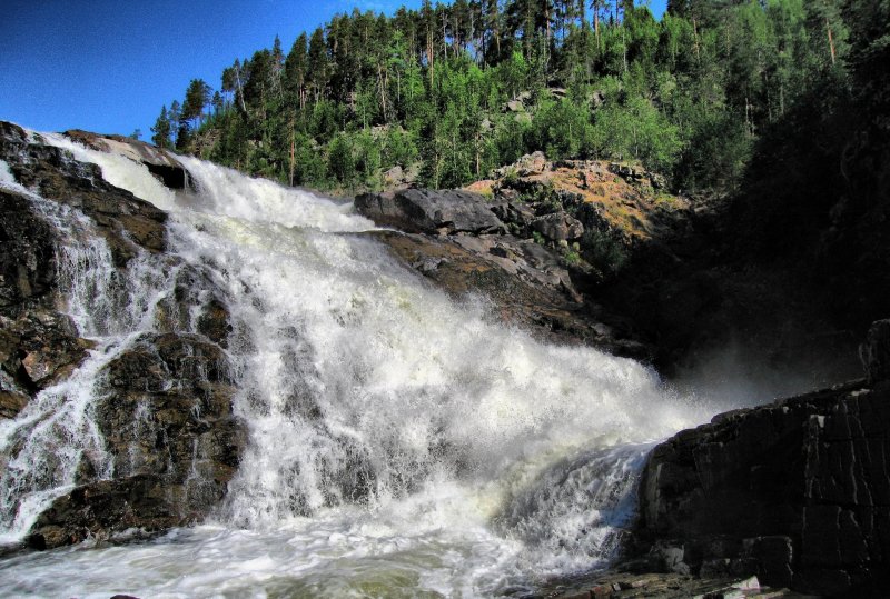 Водопад Гадельша и озеро Талкас