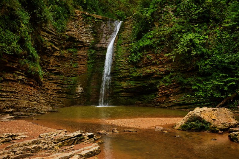 Водопад шум Руфабго