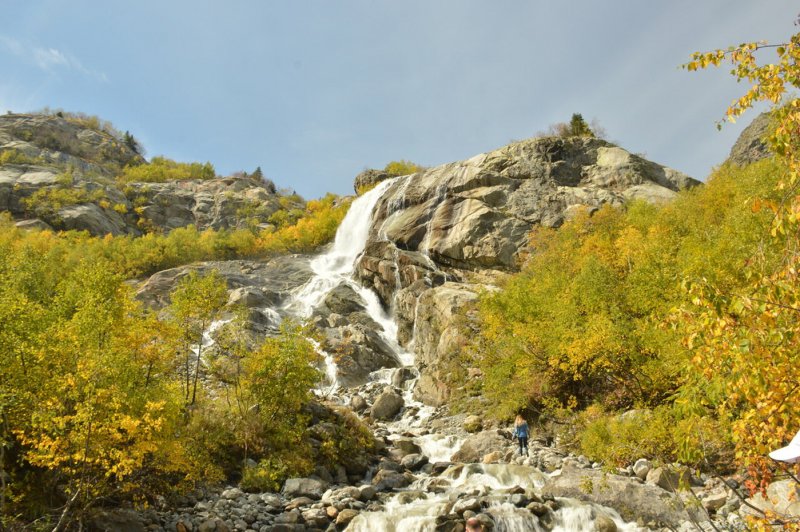 Алибекский водопад Домбай в ноябре