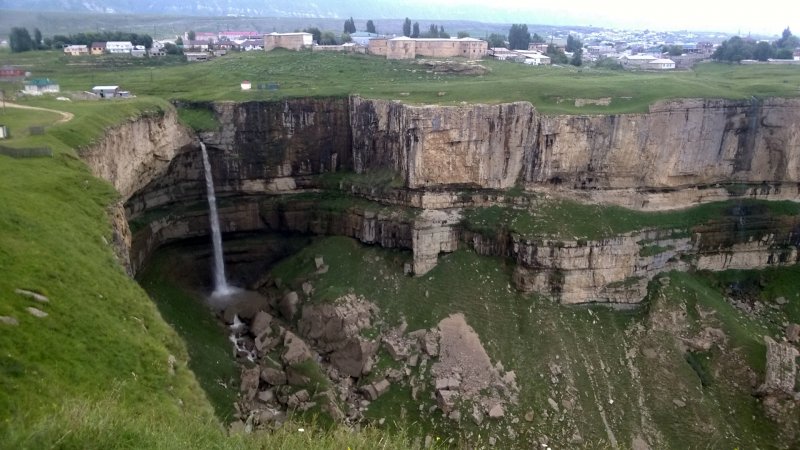 Водопад Тобот в Дагестане фото