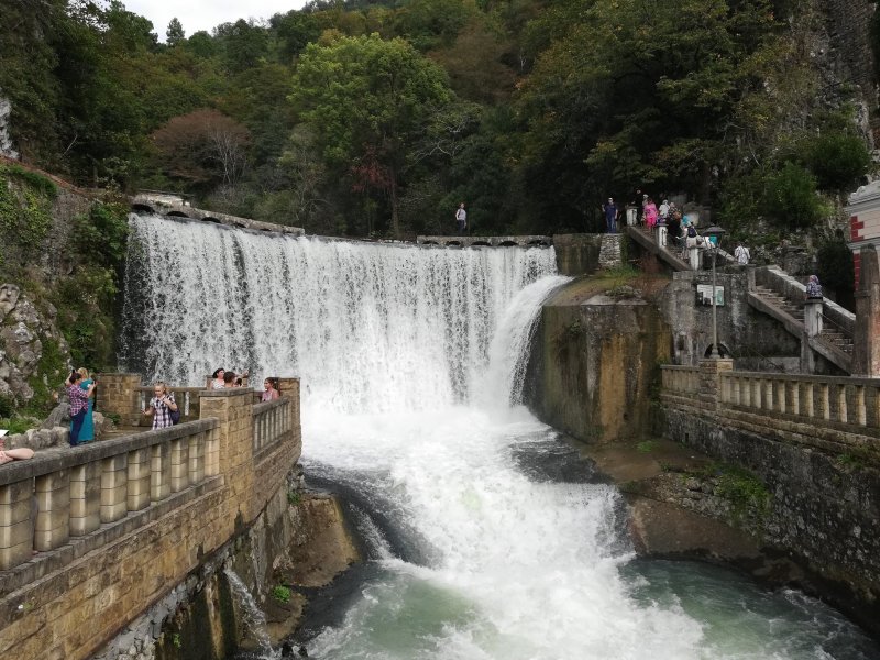Абхазия Сухум достопримечательности водопад великан