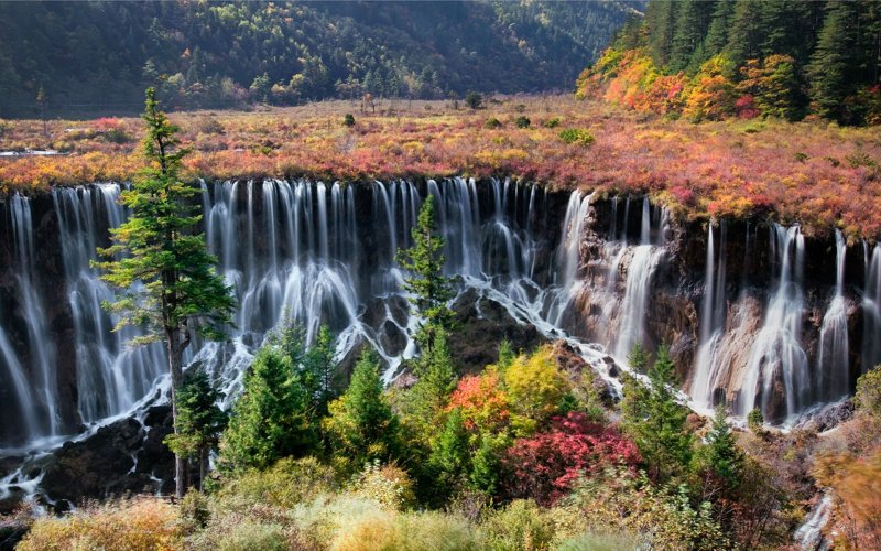 Долина Цзючжайгоу водопад Жемчужина