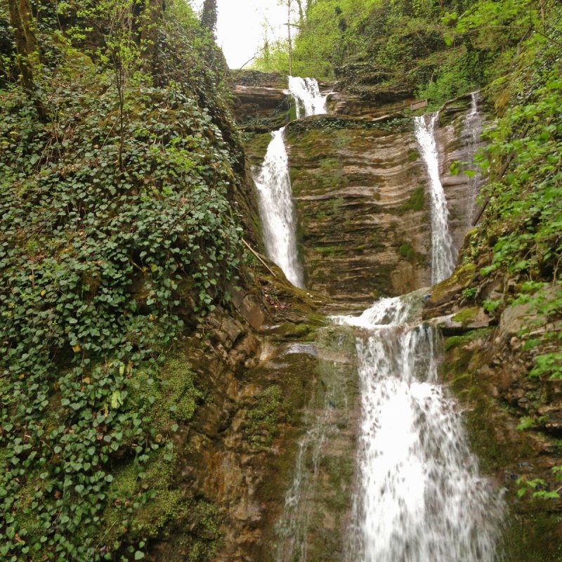 Водопад Шапсуг в Сочи