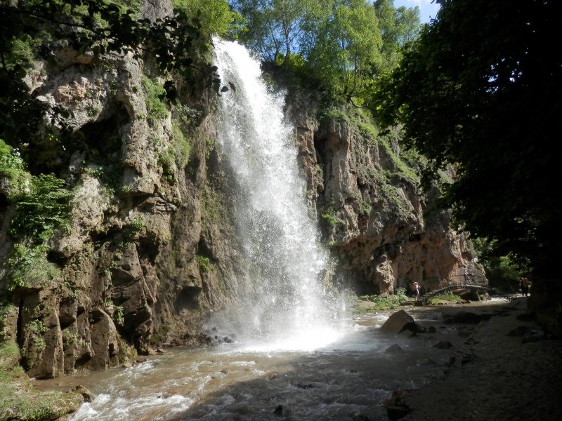 Карачаево-Черкесская Республика медовые водопады зимой